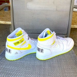 Air Jordan 1, GS First Class Flight, Size 7 in boys, Size 8.5 in women